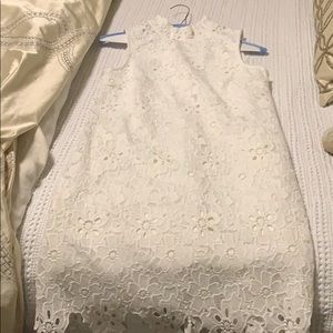White lace sleeveless dress
